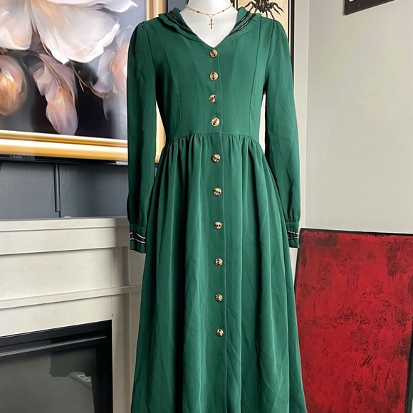 Green Button-Down Midi Dress - Picture 2 of 5